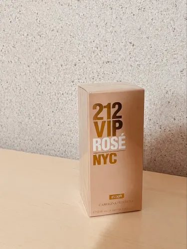 Perfume Carolina Herrera 212 VIP Rosé NYC Elixir EDP 80ml Original Lacrado