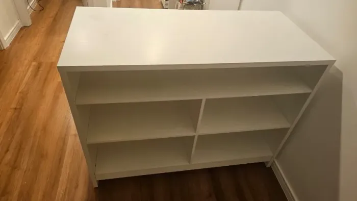 Balcão tipo ilha com nichos