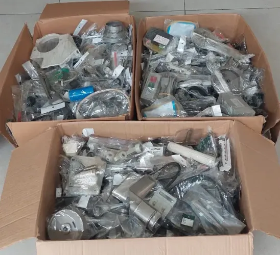 Maquina de costura Peças e acessórios novas duas mil peças na compra lote sai R$ 2,99 cada