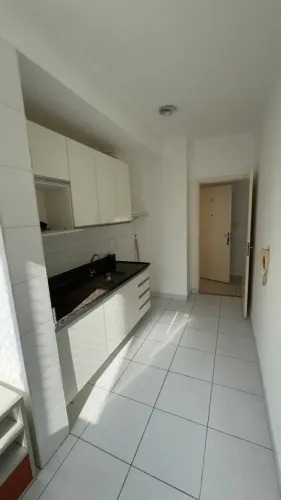 Alugo apartamento no Condomínio Allegro Club na Torquato Tapajos com 3 quartos,