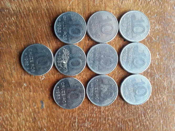 Moedas de 10 cruzeiros