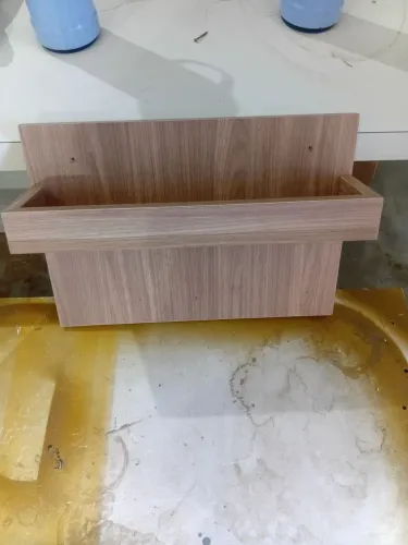 Porta chave feito em MDF a maneirado um acabamento muito bom tem uma partireira.