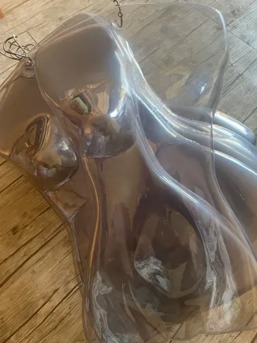 Cabide silhueta plástico 10 reais cada um