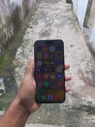 16 pro max 8 mês de uso tá novo 