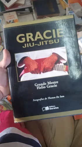 Livro Gracie Jiu-Jitsu Helio Gracie - Edição Premium Saraiva (Capa Dura, Esgotado)