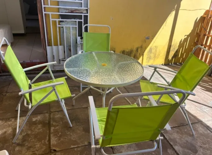 Conjunto cadeiras e mesa (conjunto verde)