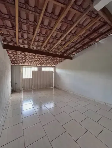 CASA A VENDA NO ANJO DA GUARDA