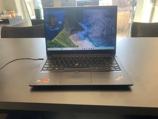 Lenovo ThinkPad E14| RAM 16 GB | AMD Ryzen 3 4300U| SSD 256 GB