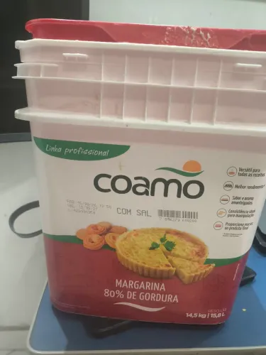 Baldes de margarina vazios (25 unidades, 15 reais cada um)