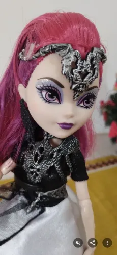 Boneca MIRA Ever After High 