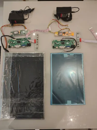 2 Monitores LCD para projetos DIY