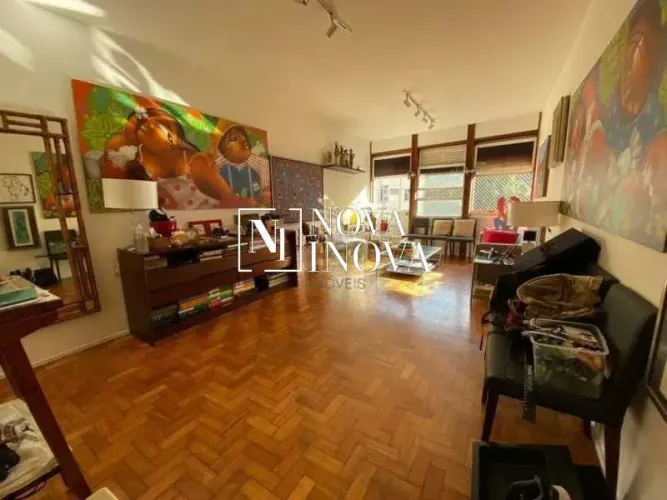 Apartamento - / Residencial / Copacabana
