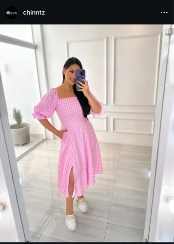 Vestido Chinntz Xadrez.  Tamanho único, com amarração e zíper nas costas, forrado! Novo!