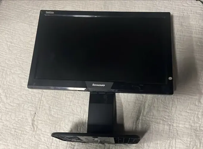 Monitor Lenovo 20 Polegadas Semi Novo
