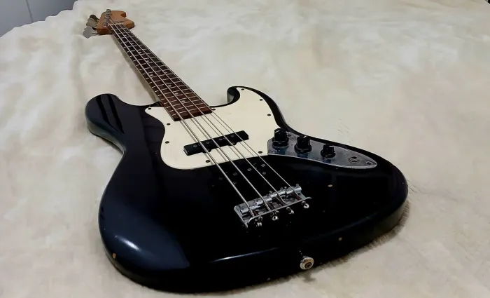 Baixo Eagle Jazz bass anos 2000