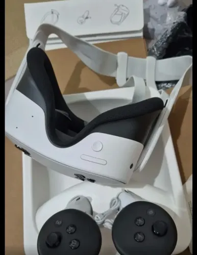 Óculos de Realidade Virtual Meta Quest 3S 128GB com Wi-Fi - Branco