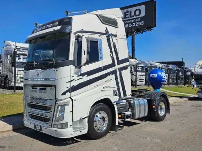 Volvo FH 460 4x2 Ano 18 Globetrotter Teto Alto Automático Geladeira Rodas de Alumínio