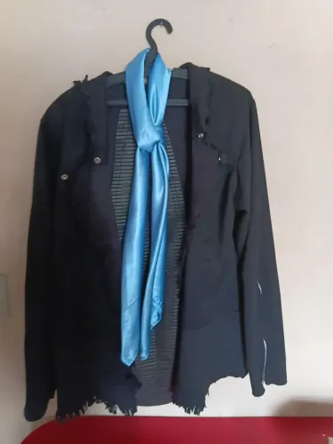 COSPLAY BANDA GHOST. PAP EMERITUS IV. JAQUETA DE SUÉDE COM LENÇO DE CETIM. ARTESANAL. GG.