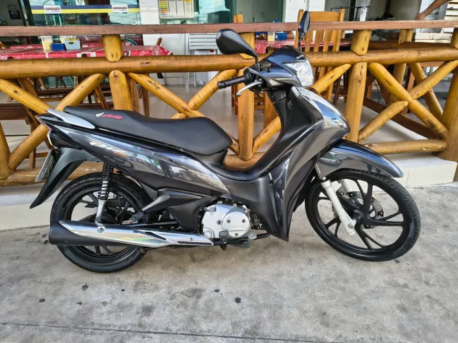 Vendo Honda Biz 125 Flex, ano 2020, em ótimo estado de conservação.