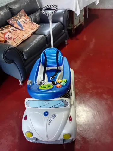 Carrinho de bebê fusca