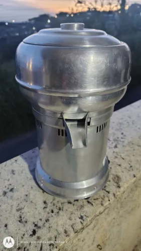 Vendo espremedor de laranja industrial