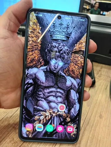 Samsung A71 Reliquia poucas marcas de uso tela impecável funcionando tudo