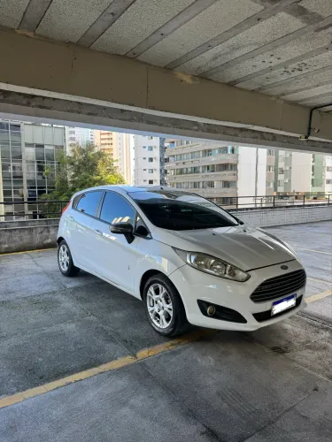 Ford Fiesta 1.6 16V Flex Aut. 5P 2015
