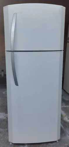 Geladeira. Continental. Degelo seco. 420L. 110v