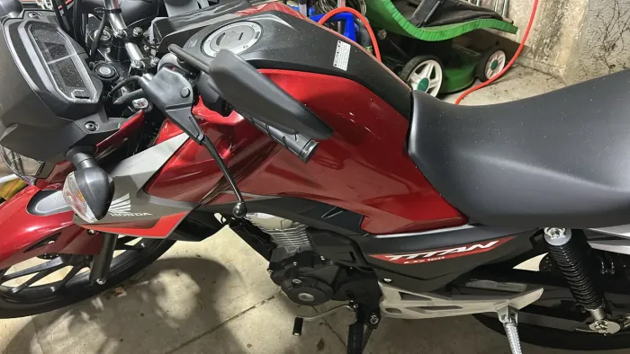 Titan 0km - Vendo/Troco carro até 30mil