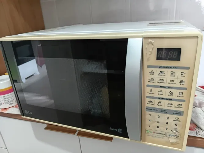 Microondas LG 30litros 110w conservado