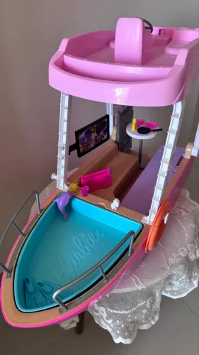 Barco da boneca Barbie