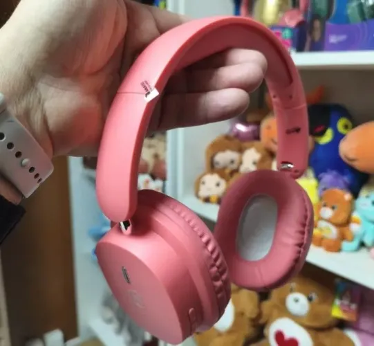 Fone de ouvido bluetooth rosa salmão recarregável tipo C cacau show almofadado confortavel