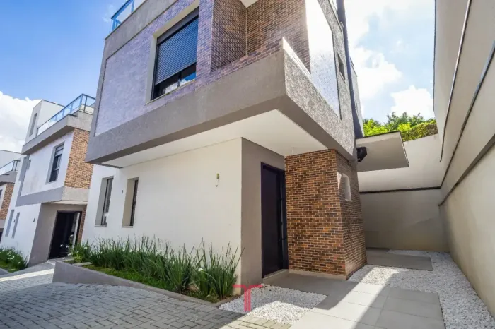 Sobrado com 3 dormitórios à venda, 149 m² por R$ 685.000,00 - Portão - Curitiba/PR