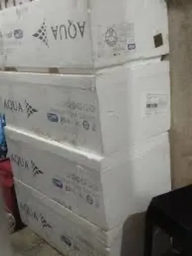 Caixas de salmão vazia
