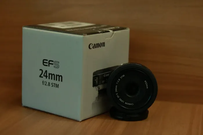Lente Canon EFS 24mm 2.8 na Caixa Original 
