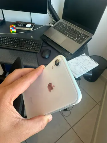 IPHONE XR 64BG
