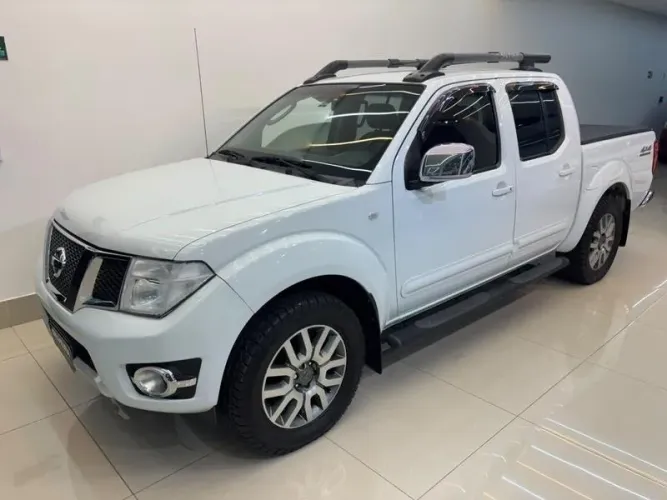 Nissan Frontier SL CD 4X4 2.5tb Diesel AUT 2014
