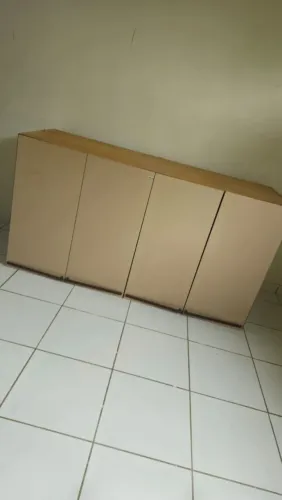 Guarda roupa suspenso