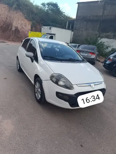 Fiat Punto Attractive 1.4 Fire Flex 8V 5P 2014