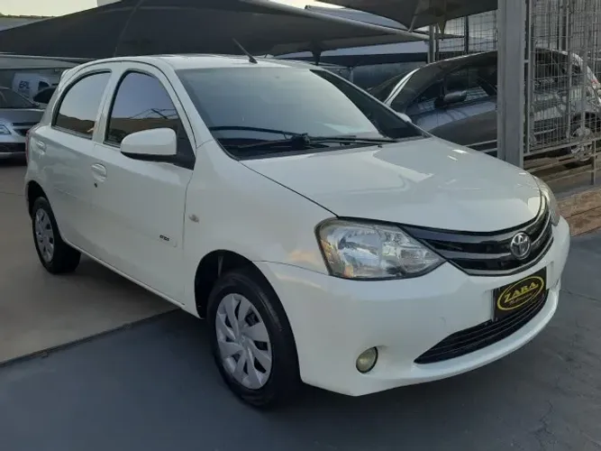 Toyota Etios X 1.3 Flex 16V 5P Mec. 2014