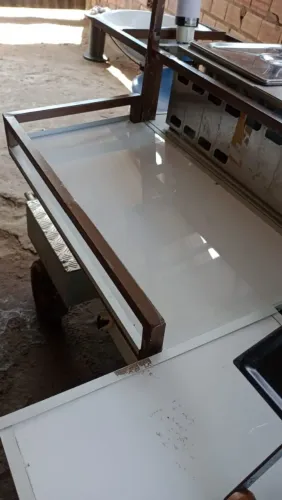 Vende se carinho de lanche