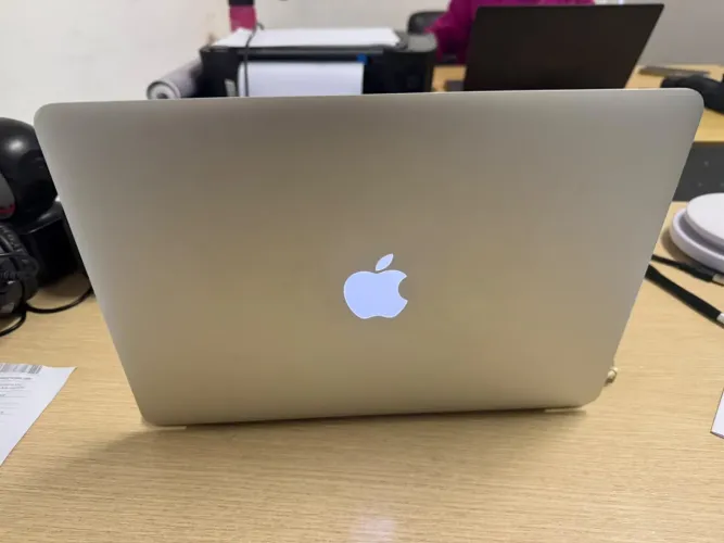 MacBook Air 13 2017 | i5 | 8GB RAM | SSD 128GB | Caixa + Carregador Original