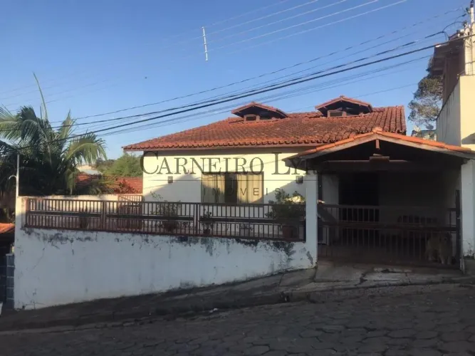 Ótima casa à venda em Piracaia-SP