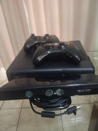 Xbox 360 Bloqueado Completo + Kinect + 2 Jogos + 2 Controles
