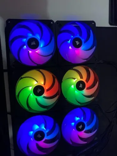 Kit com 6 Ventoinhas CORSAIR iCUE AR120 + Acessórios