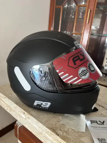 Capacete cor preta