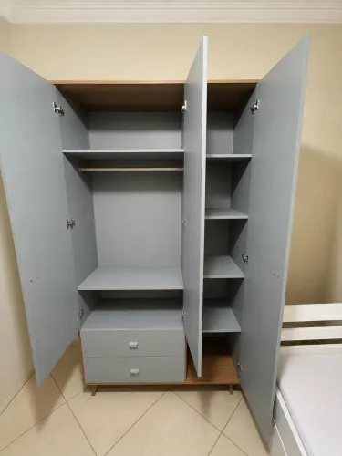 Guarda roupa- Pouco usado