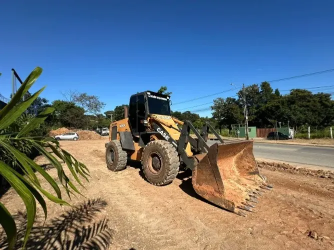 PA CARREGADEIRA CASE W20 