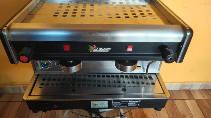 Máquina de Café Expresso Profissional La Valente - Caldeira 8 Litros