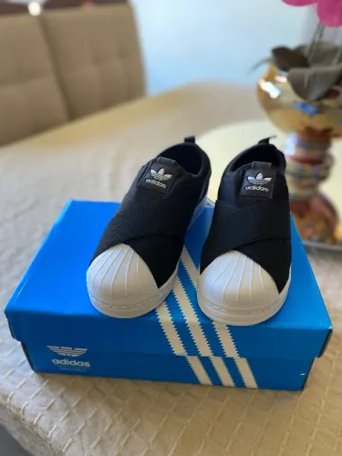 TÊNIS ADIDAS - Slip On